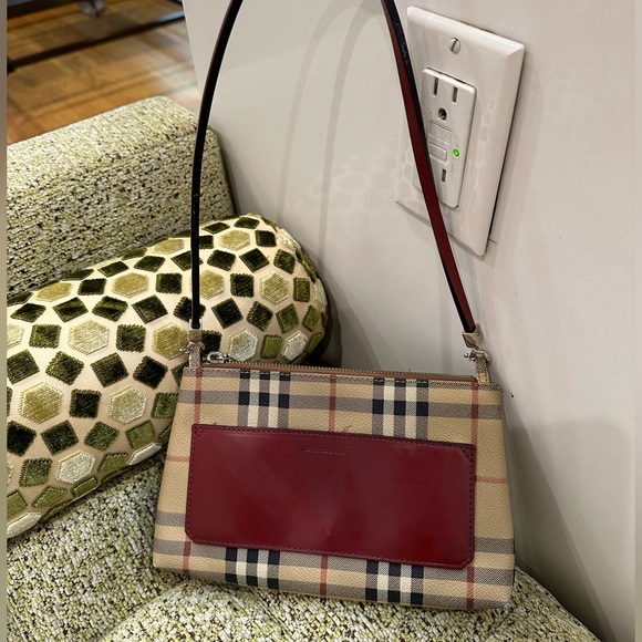 Burberry Bag - Picture 1 of 4